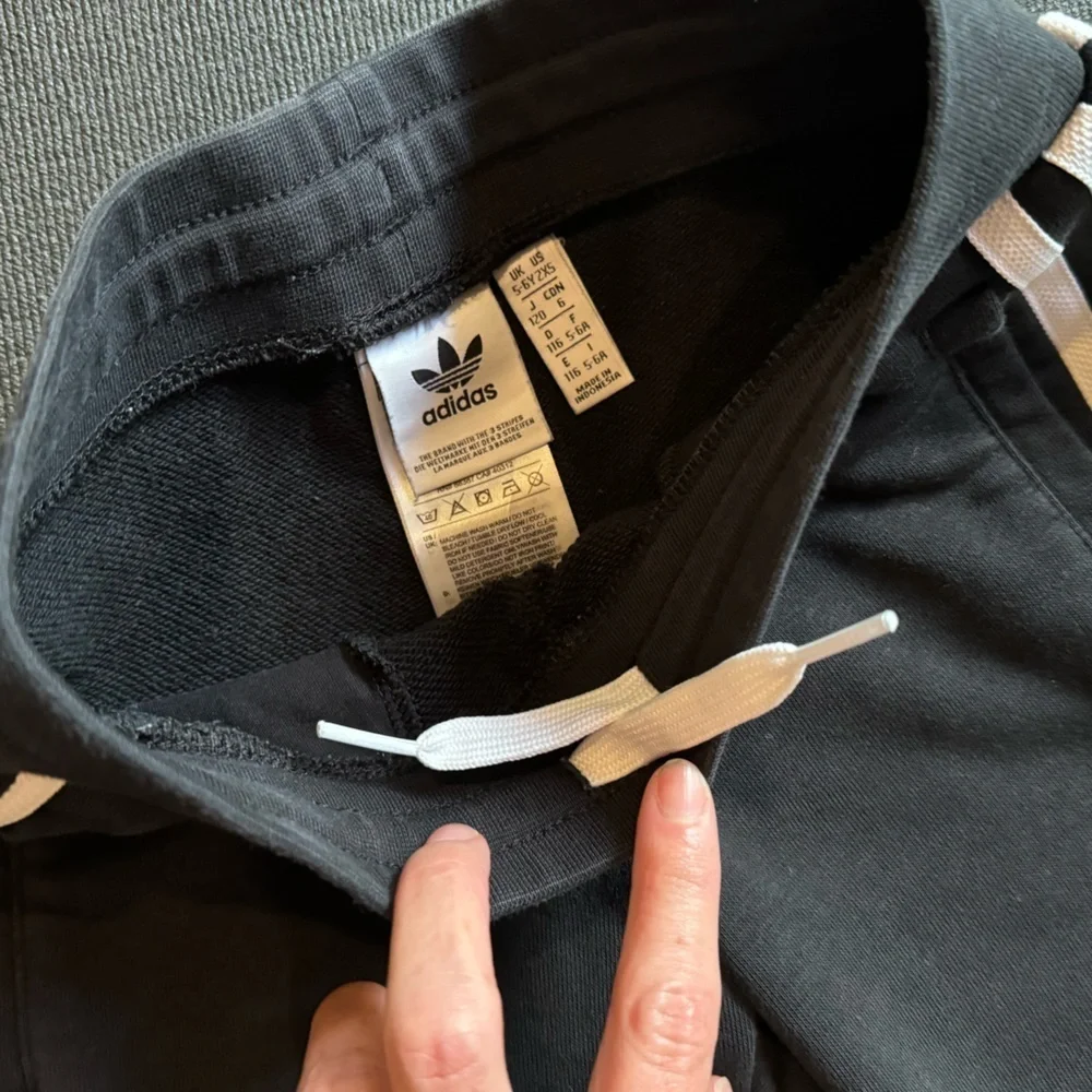 5/$25 Boys Adidas black and white shorts, size XXS (size 5-6)